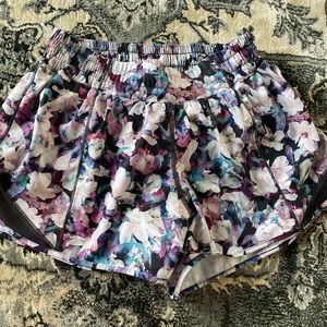 never worn Lululemon hottie hot shorts